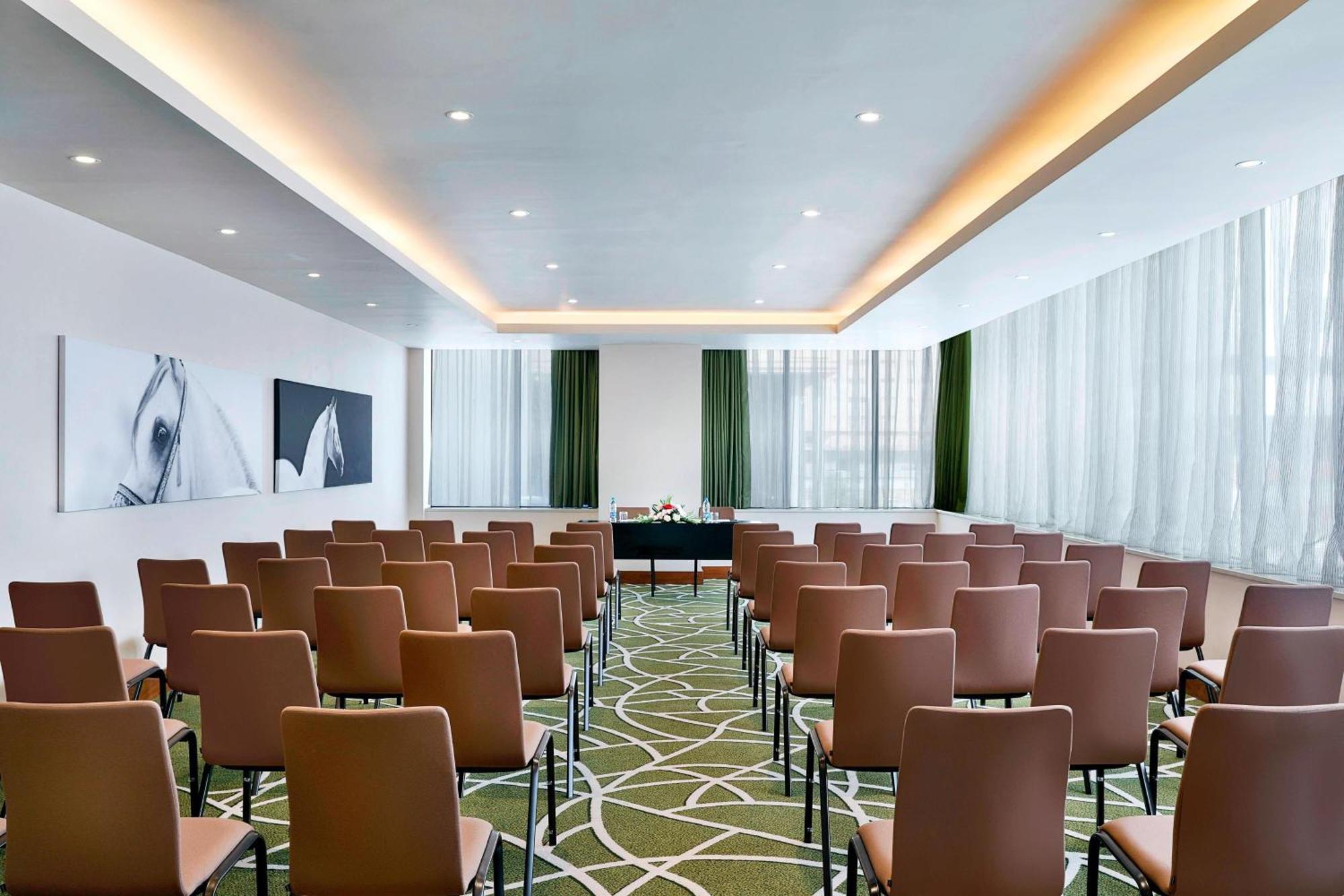 Courtyard By Marriott Riyadh Olaya Bagian luar foto