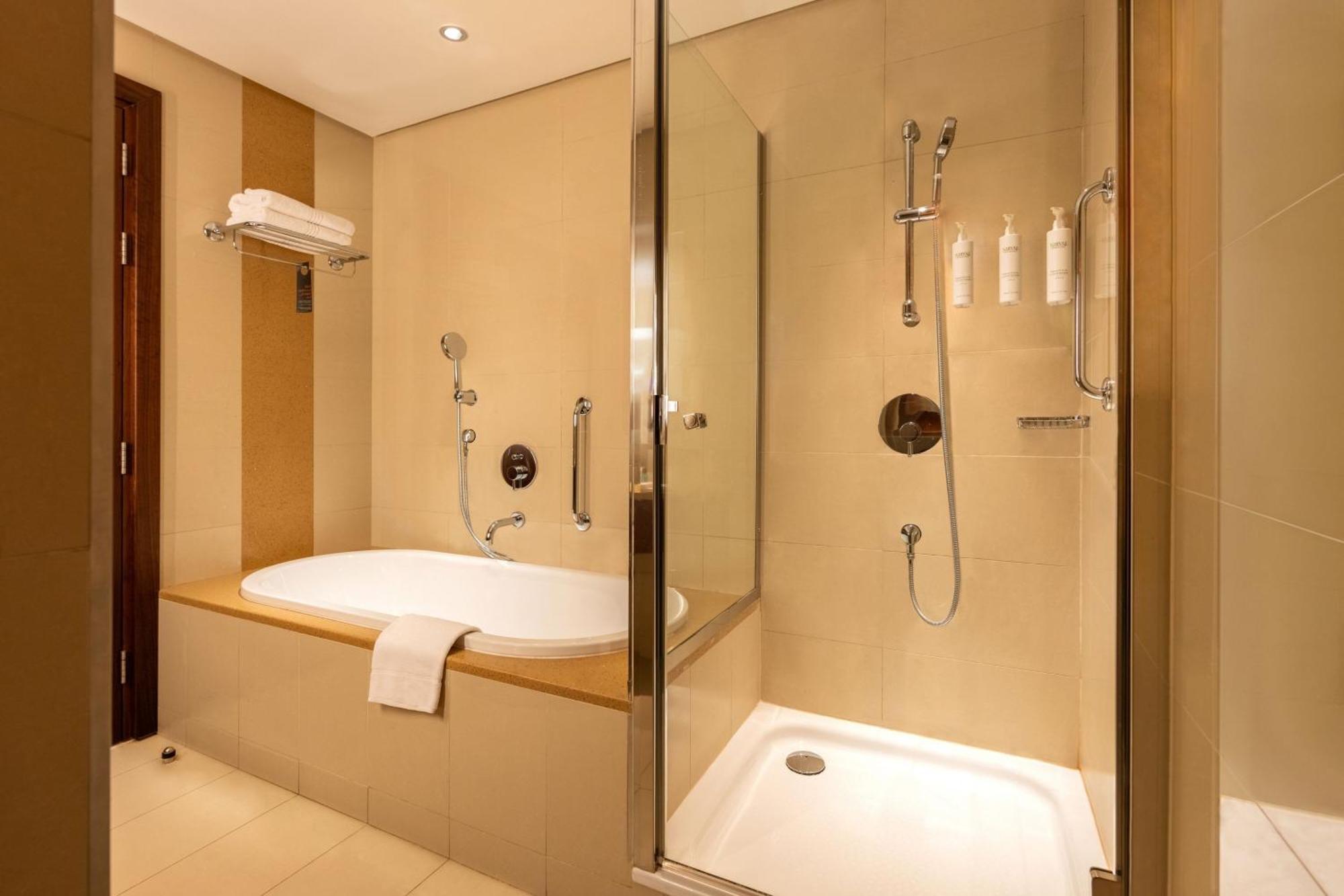 Courtyard By Marriott Riyadh Olaya Bagian luar foto