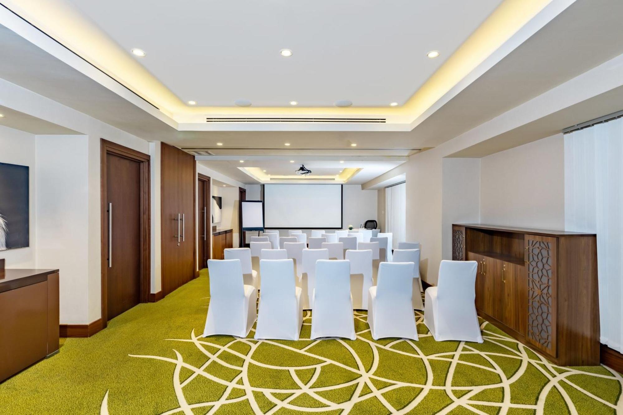 Courtyard By Marriott Riyadh Olaya Bagian luar foto