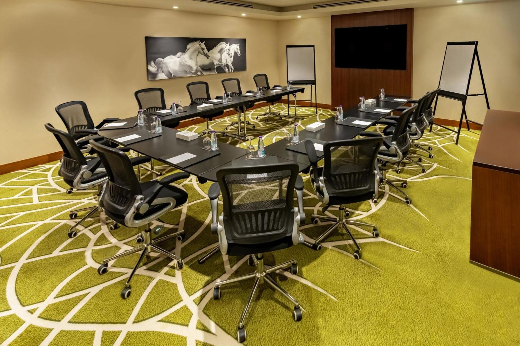 Courtyard By Marriott Riyadh Olaya Bagian luar foto