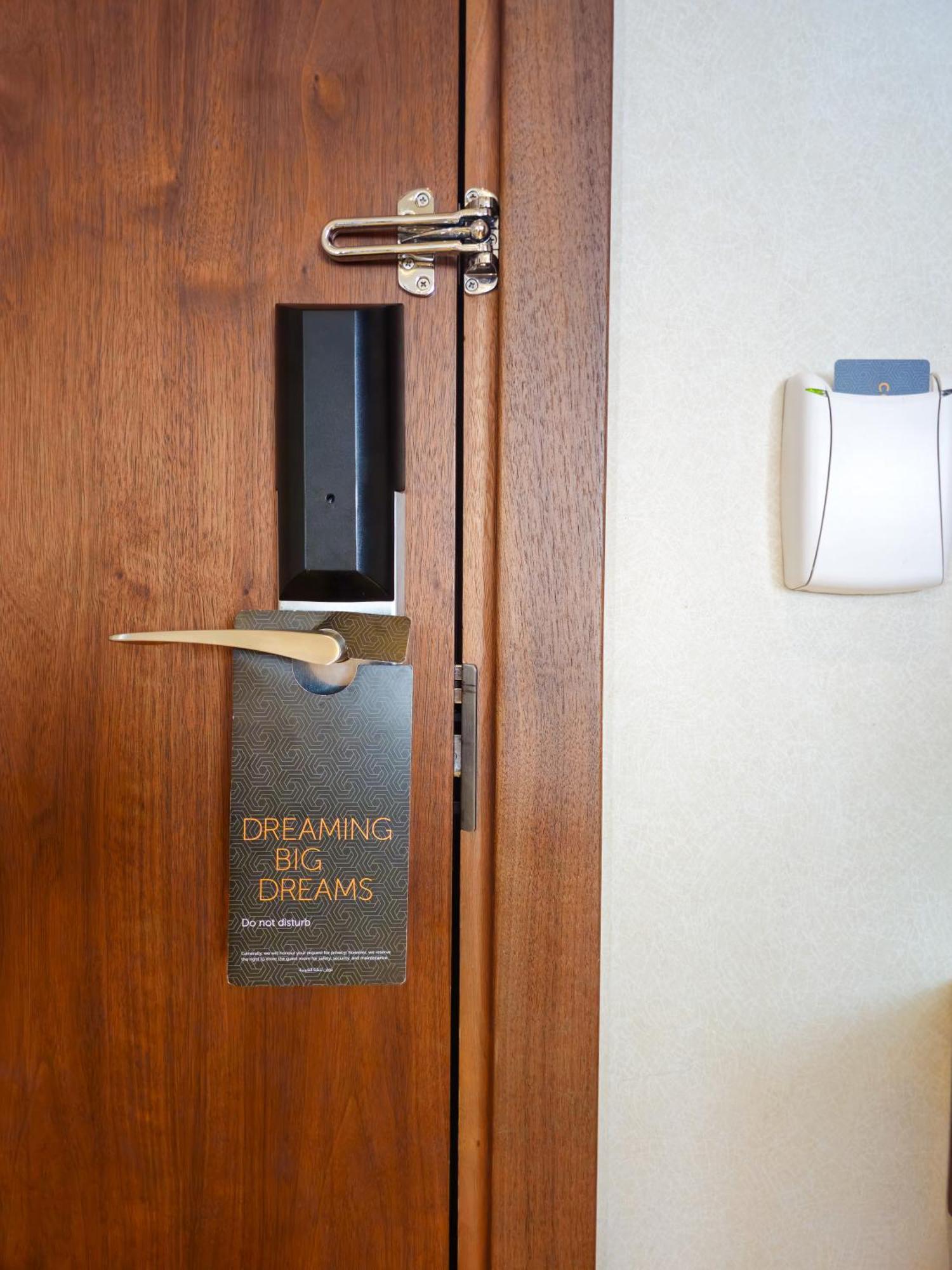 Courtyard By Marriott Riyadh Olaya Bagian luar foto