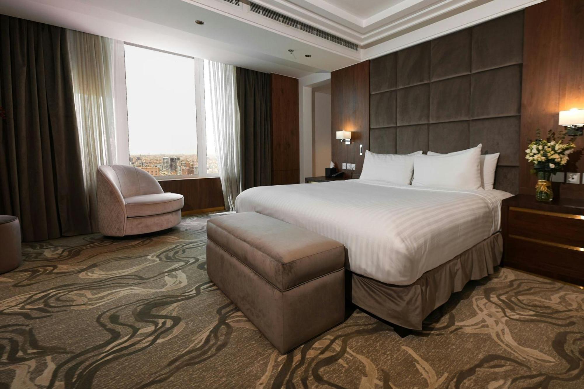 Courtyard By Marriott Riyadh Olaya Bagian luar foto